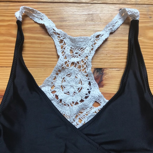 Blooming Jellyfish Black Crochet Wrap Bikini EUC M - Picture 2 of 12